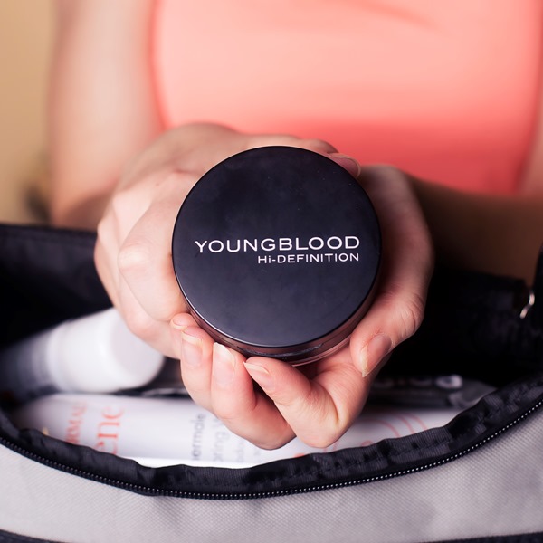 Youngblood Hi-Def Hydrating Mineral Perfecting Powder